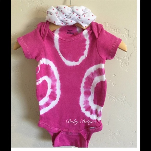 Gerber Onesie and headband. Pink size 12 months - Picture 2 of 4
